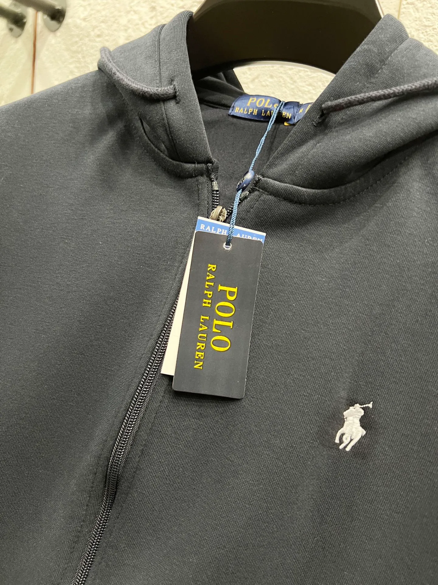 🅿️250 Style number: T64 pure cotton zipper sweatshirt, milk white, black, navy blue, gray, four colors Size: M-90-110 catties L-110-130 catties XL-130-150 catties 2XL-150-170 catties Color: black